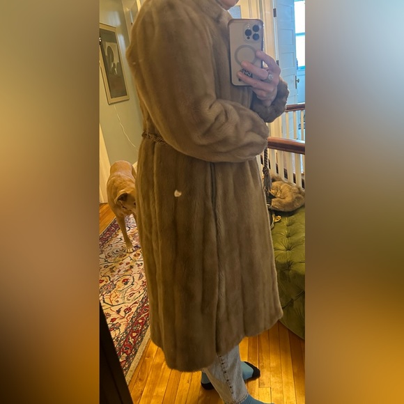 Mon wife vibes, but make it vintage faux! - Picture 5 of 10